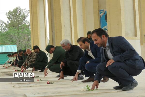 گلباران قبور مطهر شهدای هرات به مناسبت سالروز آزادسازی خرمشهر
