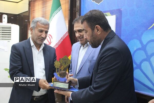 آیین تقدیر از فعالان حوزه معاونت آموزش متوسطه اداره کل  آموزش و پرورش استان بوشهر