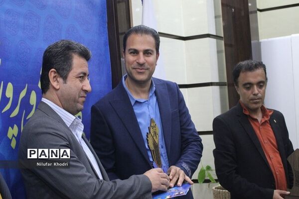 آیین تقدیر از فعالان حوزه معاونت آموزش متوسطه اداره کل  آموزش و پرورش استان بوشهر