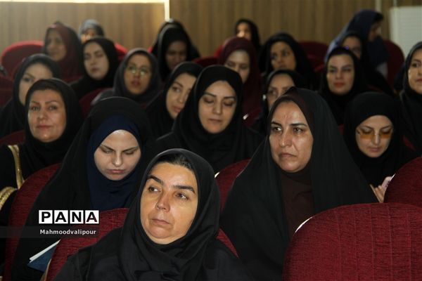 توانمندسازی  و دوره ضمن خدمت مشاوران مدارس استان قزوین