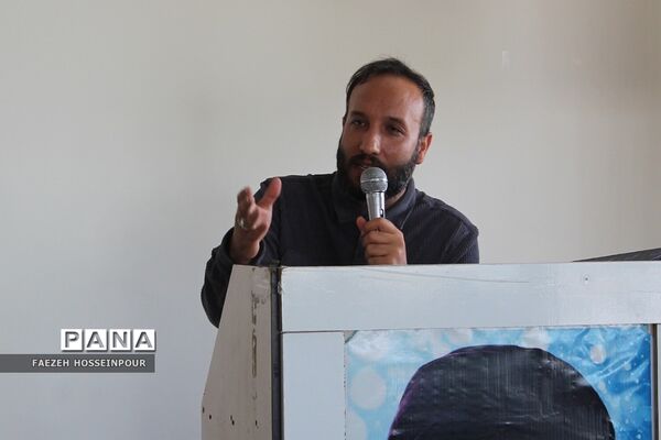 تجلیل از دانش‌آموزان برتر مدارس اورین بهارستان‌2 به‌مناسبت دهه کرامت