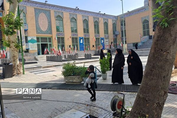 آستان مقدس حمیده خاتون و سید جعفر باغ فیض پونک