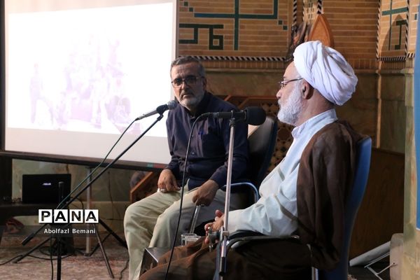 محفل خاطره گویی دو عکاس قمی از فتح خرمشهر