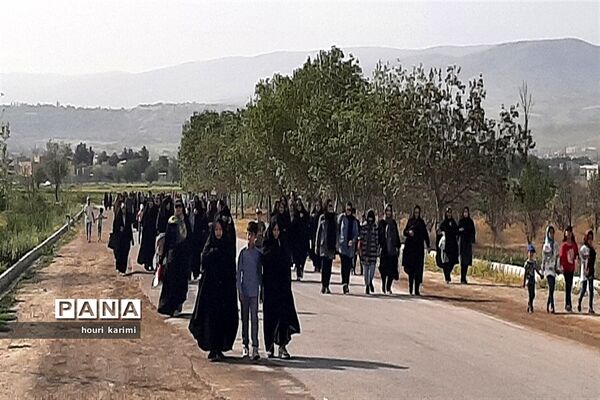 پیاده‌روی خانوادگی به‌مناسبت دهه کرامت در شهرستان مانه وسملقان