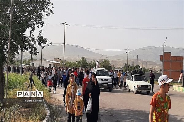پیاده‌روی خانوادگی به‌مناسبت دهه کرامت در شهرستان مانه وسملقان