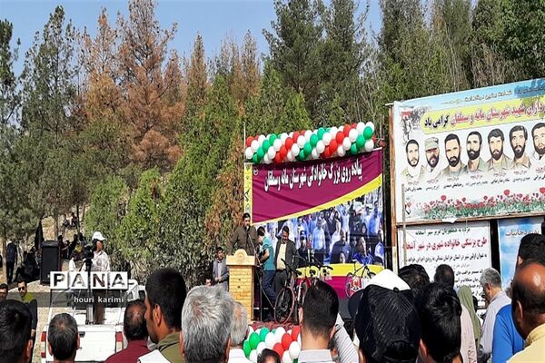 پیاده‌روی خانوادگی به‌مناسبت دهه کرامت در شهرستان مانه وسملقان