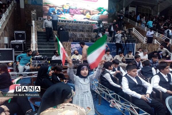 جشن بزرگ خانوادگی دهه کرامت