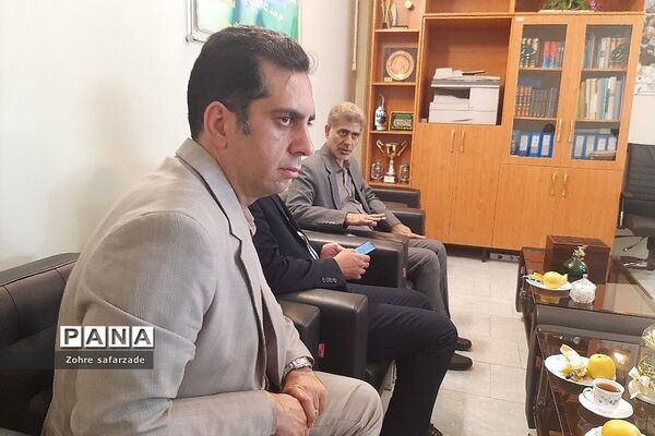 بازدید رئیس مرکز سنجش و پایش وزارت آموزش و پرورش از حوزه‌های اجرای امتحانات نهایی خردادماه رودهن