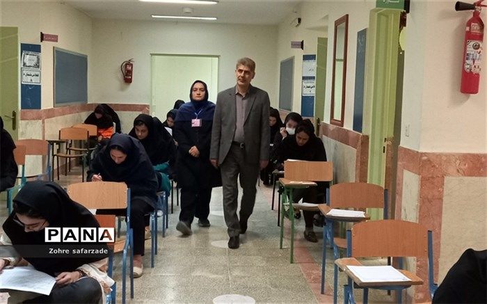 بازدید رئیس مرکز سنجش و پایش وزارت آموزش و پرورش از حوزه‌های اجرای امتحانات نهایی خرداد ماه رودهن