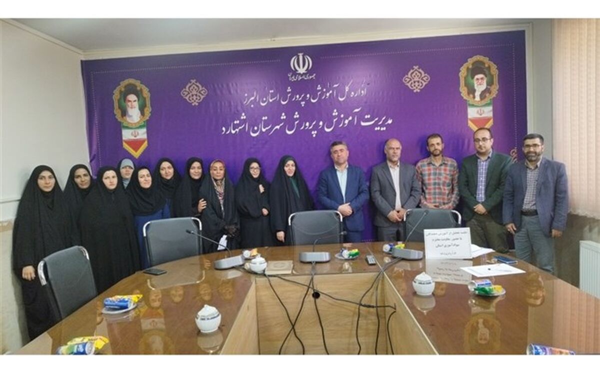 آموزش‌دهندگان، جهادگران گمنام و بی ادعا هستند