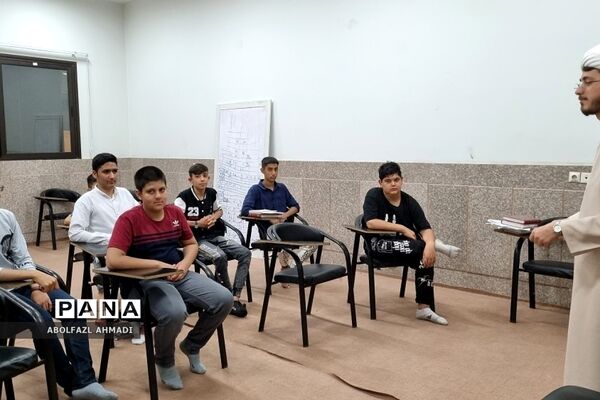 اردوی آموزشی دانش‌آموزان در حوزه علمیه امام صادق(ع)