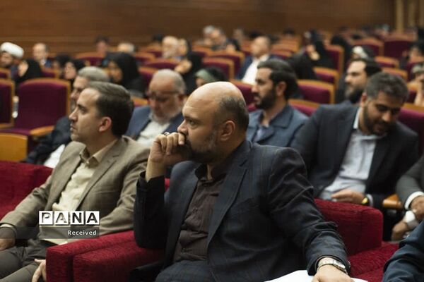 ‌مراسم تجلیل از برگزیدگان «جایزه استانی جمعیت» استانداری تهران