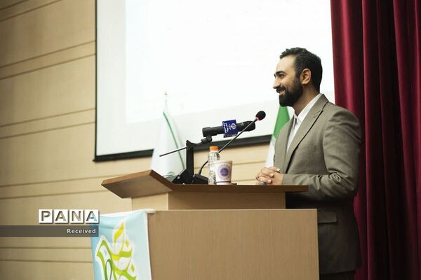 ‌مراسم تجلیل از برگزیدگان «جایزه استانی جمعیت» استانداری تهران