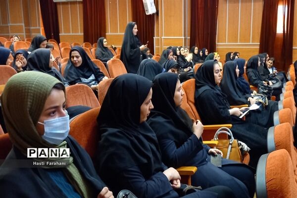 اختتامیه دوره پیش‌دبستانی در شهرستان قرچک