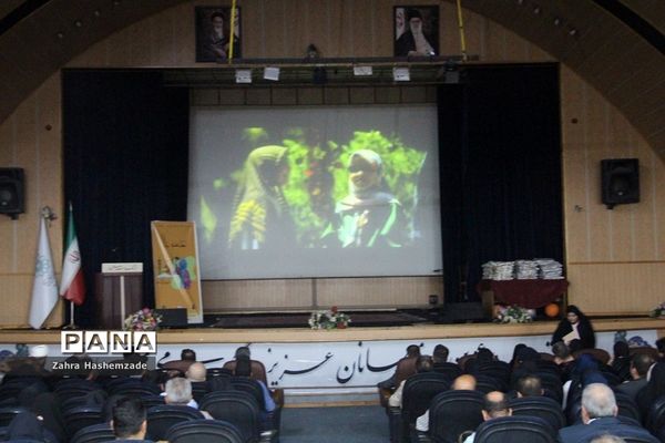 همایش پدر دختری با عنوان دختر بابا به‌مناسبت دهه کرامت در فرهنگسرای ولاء ناحیه یک شهرری