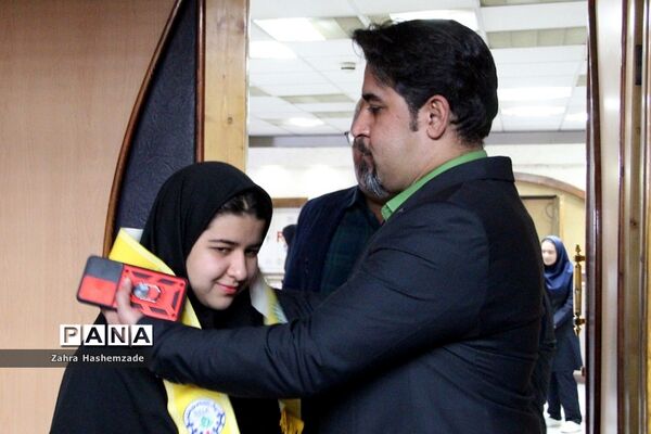 همایش پدر دختری با عنوان دختر بابا به‌مناسبت دهه کرامت در فرهنگسرای ولاء ناحیه یک شهرری