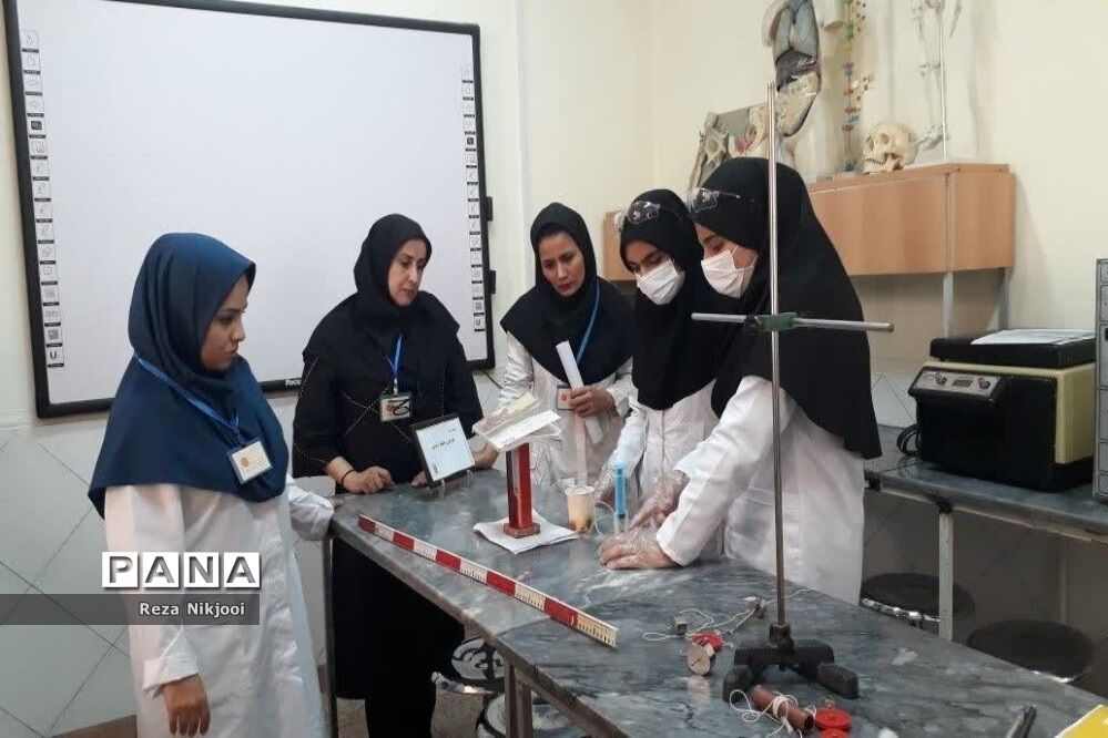 داوری نهمین دوره جشنواره نوجوان خوارزمی در ناحیه یک بهارستان
