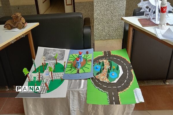 نمایشگاه دستاوردهای هنرستان‌های سطح شهرکرد