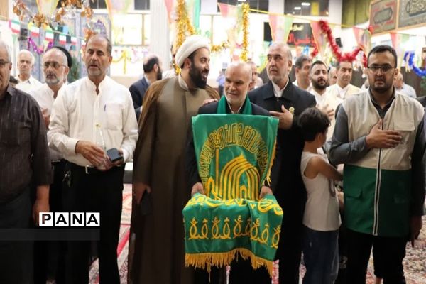 همه زیر سایه خورشید هستیم