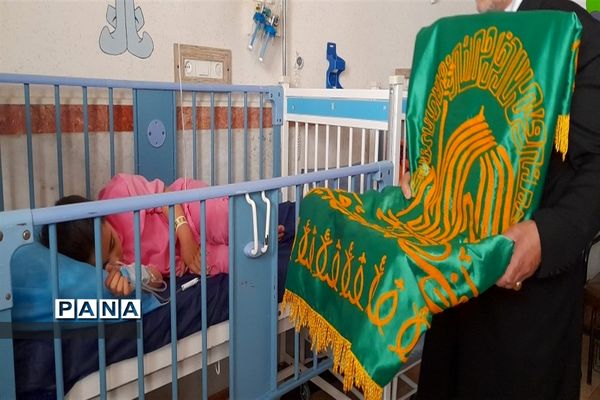 همه زیر سایه خورشید هستیم