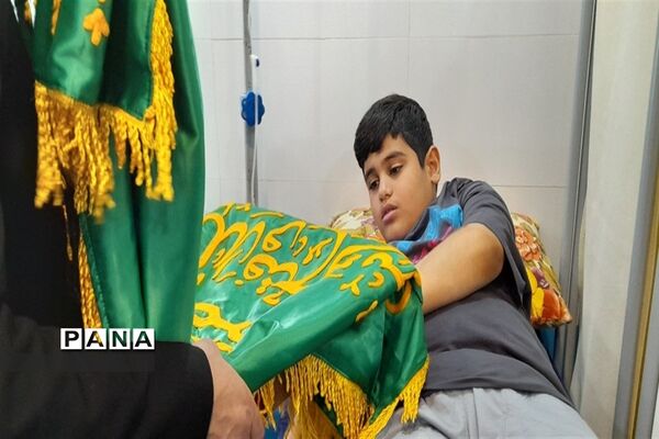 همه زیر سایه خورشید هستیم