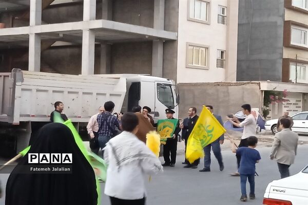 استقبال مردم از کاروان «زیر سایه خورشید» در قم