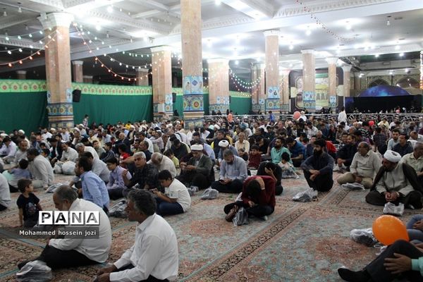 اجتماع خانوادگی خادمیاران رضوی در مسجد جمکران