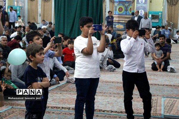 اجتماع خانوادگی خادمیاران رضوی در مسجد جمکران