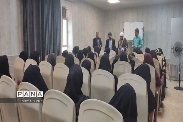 برگزاری دوره سه‌روزه  توانمندسازی مربیان عضو سازمان دانش‌آموزی ناحیه یک یزد