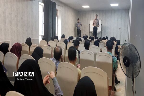 برگزاری دوره سه‌روزه  توانمندسازی مربیان عضو سازمان دانش‌آموزی ناحیه یک یزد