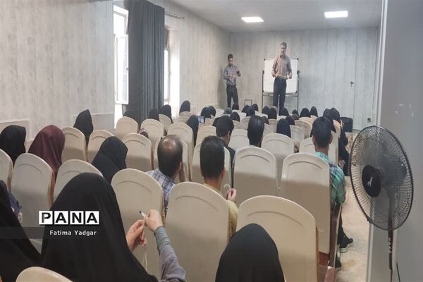 برگزاری دوره سه‌روزه  توانمندسازی مربیان عضو سازمان دانش‌آموزی ناحیه یک یزد