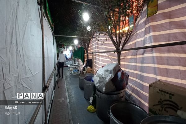 برپایی موکب‌ها نذری در مشهد مقدس  به مناسبت ولادت امام رضا (ع)