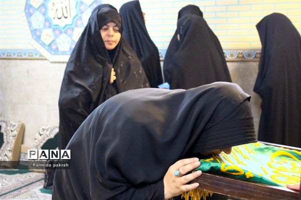 حضور خادمان حرم مطهر رضوی (ع) در اداره کل آموزش و پرورش کرمانشاه