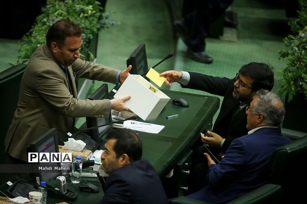 جلسه رای اعتماد مجلس به وزیرآموزش پرورش