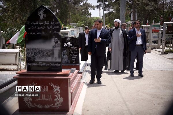 تجدید بیعت وزیر آموزش و پرورش با آرمان‌های امام راحل و ادای احترام به مقام شامخ شهیدان رجایی و باهنر