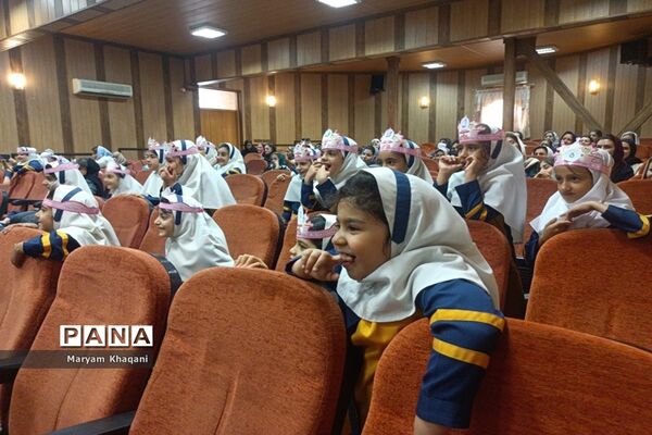 برگزاری جشن الفبا دانش‌آموزان ابتدایی ناحیه 3  شیراز