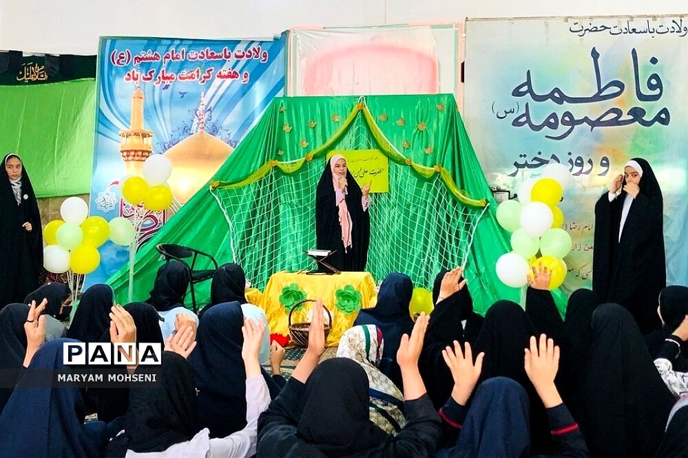 جشن میلاد امام رضا(ع) توسط اعضای اتحادیه انجمن‌های اسلامی دانش‌آموزی فشافویه