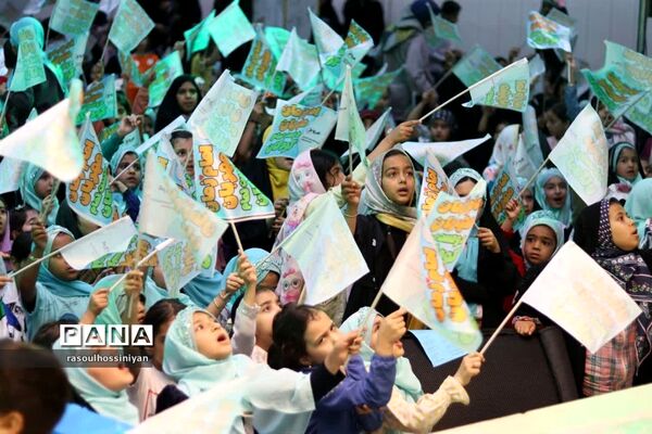 جشن میلاد امام مهربانی‌ها ویژه دبستانی‌ها در ابرکوه