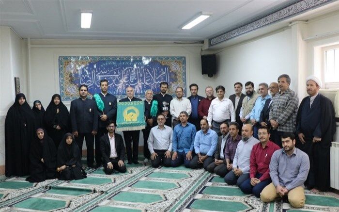 مراسم پرچم‌گردانی پرچم بارگاه مقدس امام رضا(ع) در آموزش و پرورش منطقه 7