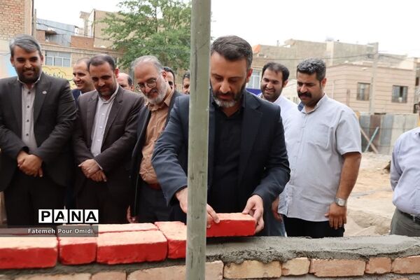 آئین افتتاح و خشت‌گذاری مدارس خیرساز در اسلامشهر