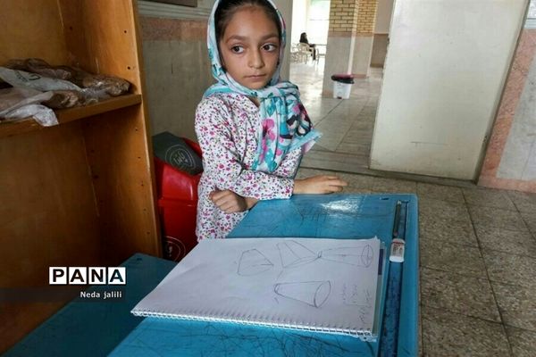 برگزاری کلاس‌های دست ورزی برای کودکان در کانون ملائک شهرستان‌قرچک