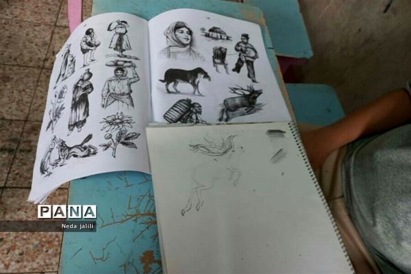 برگزاری کلاس‌های دست ورزی برای کودکان در کانون ملائک شهرستان‌قرچک