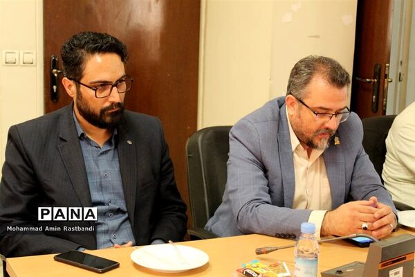 جلسه هم‌اندیشی و هم‌افزایی مدیران سازمان دانش‌آموزی شهر تهران