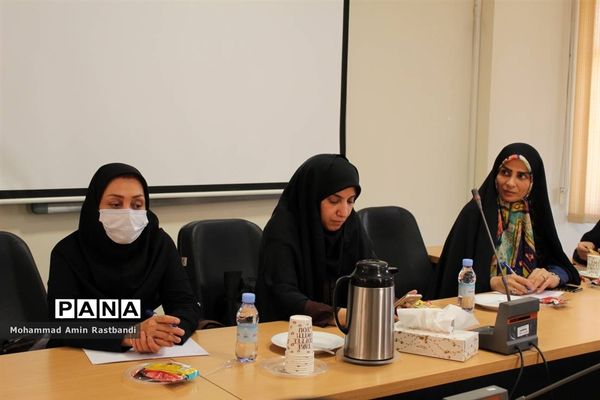 جلسه هم‌اندیشی و هم‌افزایی مدیران سازمان دانش‌آموزی شهر تهران