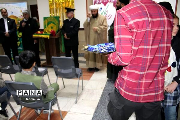 برگزاری آیین پرچم‌گردانی حرم مطهر امام‌رضا(ع) در آموزشگاه امام‌رضا(ع) فیروزکوه