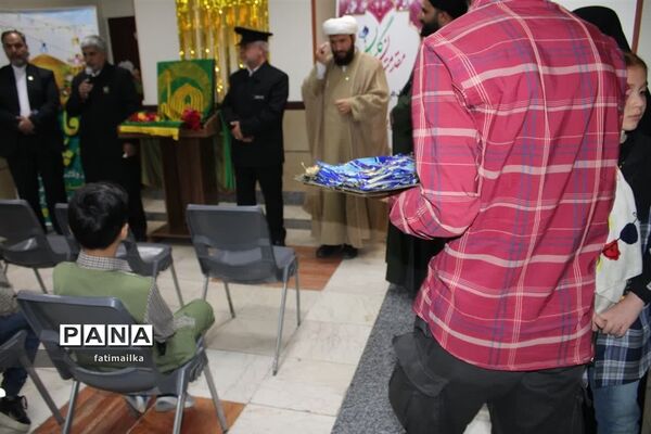 برگزاری آیین پرچم‌گردانی حرم مطهر امام‌رضا(ع) در آموزشگاه امام‌رضا(ع) فیروزکوه
