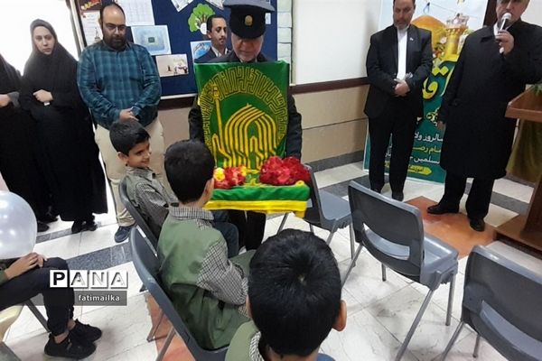 برگزاری آیین پرچم‌گردانی حرم مطهر امام‌رضا(ع) در آموزشگاه امام‌رضا(ع) فیروزکوه