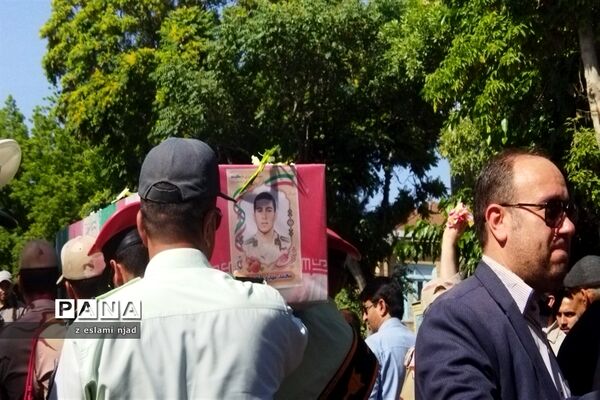تشیع پیکر سرباز وطن از جنس آسمان در شهرستان بجنورد