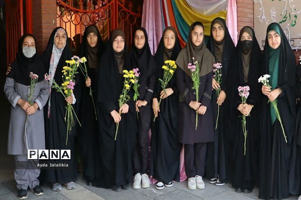 پرچم بارگاه حضرت معصومه(س) درهنرستان ولایت اسلامشهر