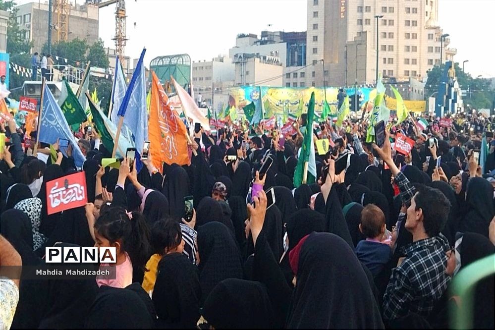 جشن بزرگ امام رضایی‌ها با شور و نوایی متفاوت در پایتخت معنوی ایران